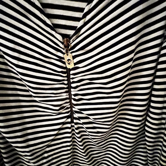 Micheal Micheal Kors top - Picture 2 of 4